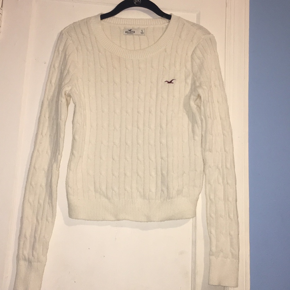 White cable knit Hollister logo sweater